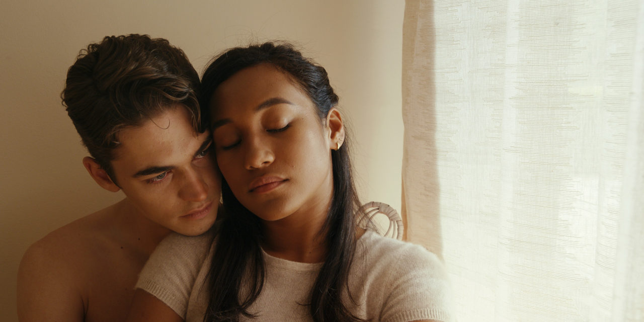 First Love : cette romance portée par Hero Fiennes-Tiffin (After) et Sydney Park va vous faire revivre votre premier amour sur Prime Video