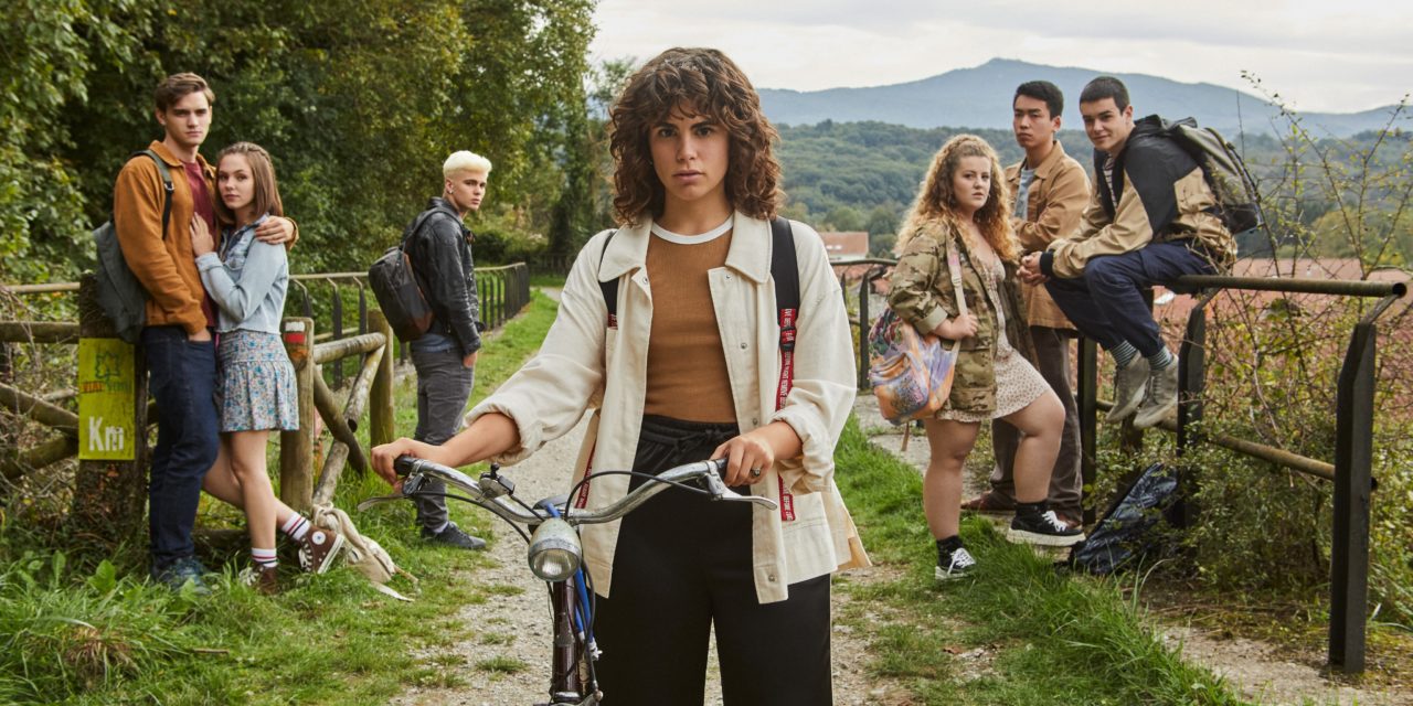 Rien qu’une fille ordinaire : une teen série pleine de magie à découvrir en septembre sur Netflix