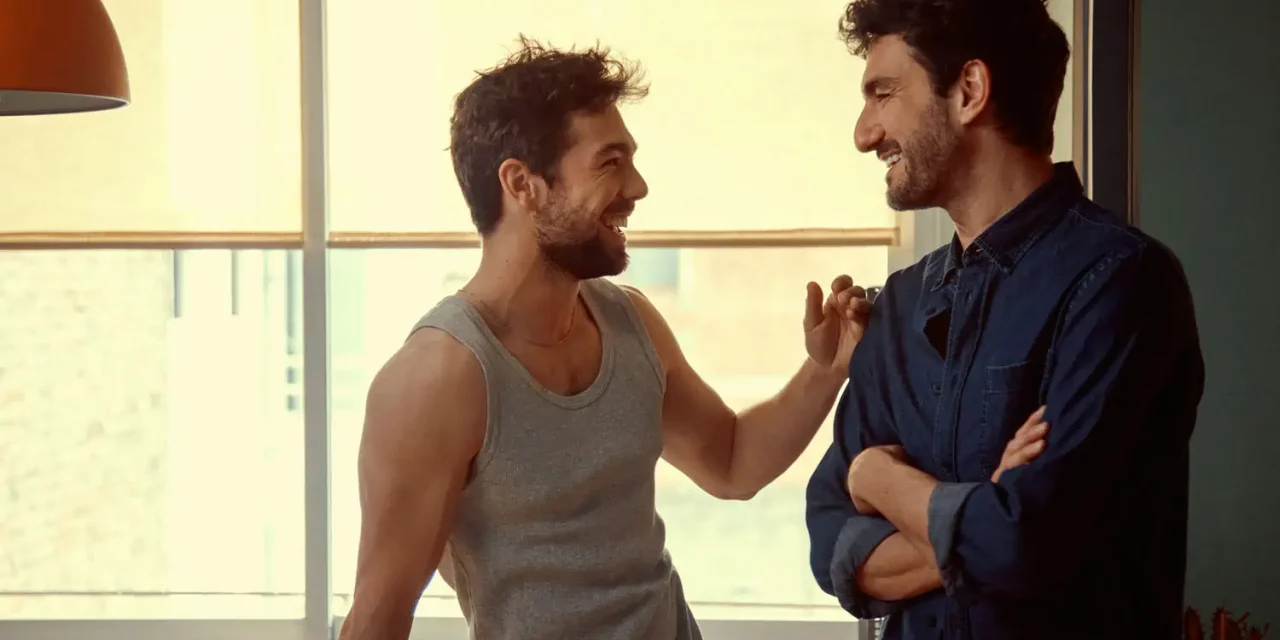 Smiley : une mini-série LGBT qui sourit à la vie et à l’amour sur Netflix