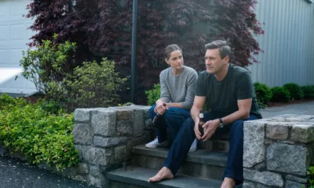Vrais voisins, faux amis : la nouvelle bombe signée Apple TV+ avec Jon Hamm renouvelée pour une saison 2