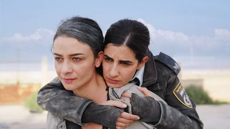 Fireflies vient de sortir sur Paramount+ : un mystère brûlant au cœur du désert israélien