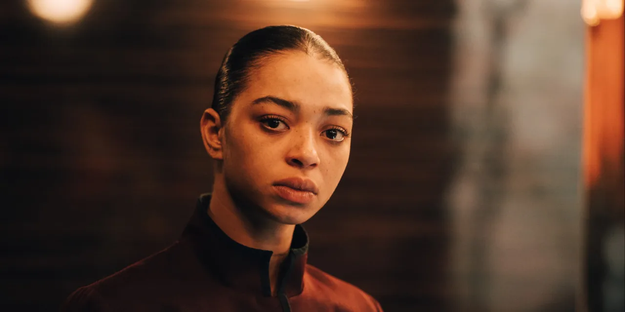 Privilèges sur HBO : Manon Bresch et Melvil Poupaud au cœur d’un thriller dans les coulisses d’un palace parisien