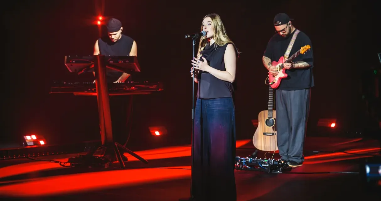 Héléna en concert dans Basique : rendez-vous le 24 mars sur France 2