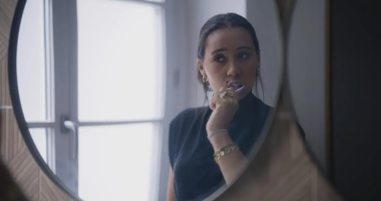 Des dents blanches… au rire jaune : enquête sur les dérives du blanchiment dentaire sur France 5