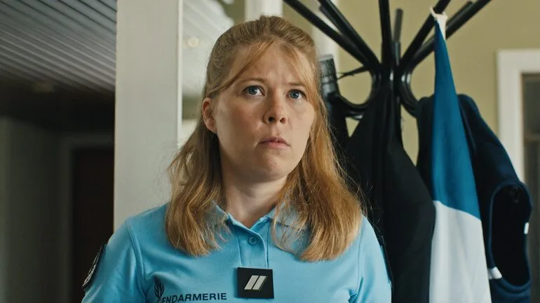 Des gens bien sur Arte : une comédie noire où l’accident semble trop parfait