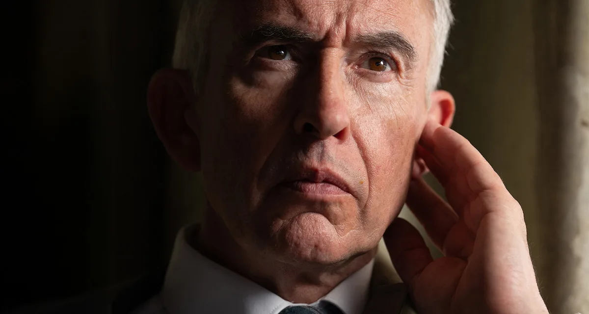 Legends sur Netflix : quand des anonymes plongent dans la clandestinité pour infiltrer le crime organisé