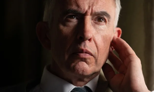 Legends sur Netflix : quand des anonymes plongent dans la clandestinité pour infiltrer le crime organisé