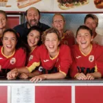 Une belle équipe : Kad Merad et Alban Ivanov sauvent leur club avec une équipe féminine sur France 2