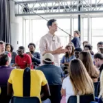 Les rencontres du Papotin : Gad Elmaleh face aux journalistes du Papotin sur France 2
