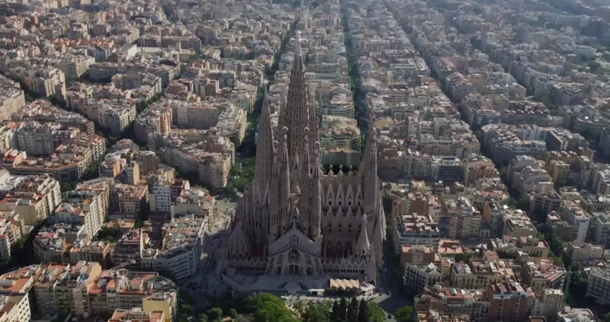 Des racines et des ailes sur France 3 : de la Sagrada Família aux trésors d’Andalousie, un voyage en Espagne