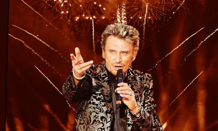 Johnny à la Tour Eiffel sur France 4 : le concert géant de 2000 de retour à la télévision