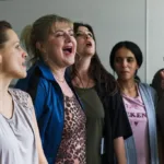 À l’ombre des filles sur France 4 : Alex Lutz entre chant lyrique, prison et reconstruction