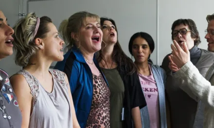 À l’ombre des filles sur France 4 : Alex Lutz entre chant lyrique, prison et reconstruction