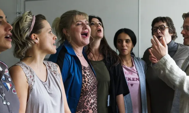 À l’ombre des filles sur France 4 : Alex Lutz entre chant lyrique, prison et reconstruction