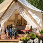Love & Camping chic sur TF1 : une journaliste citadine découvre le glamping le 13 juillet (téléfilm)