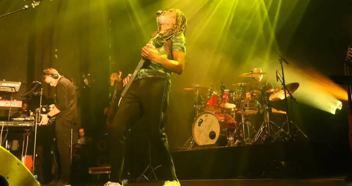 Jean-Claude Naimro à la Cigale sur France 4 : le zouk de Kassav’ en concert