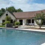 La folie des piscines sur RMC Story : ces Français qui transforment leur jardin en bassin de rêve