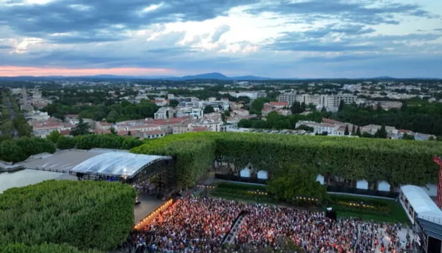La grande fête des tubes 80, 90, 2000 sur M6 : Jérôme Anthony rallume trente ans de hits devant 5000 spectateurs