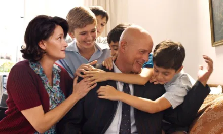 Le Petit Blond de la Casbah sur CStar : Alexandre Arcady replonge dans l’Alger de son enfance et sa passion naissante du cinéma