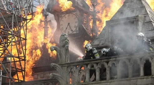 Notre-Dame brûle sur TF1 : comment Jean-Jacques Annaud a reconstitué l’incendie de la cathédrale