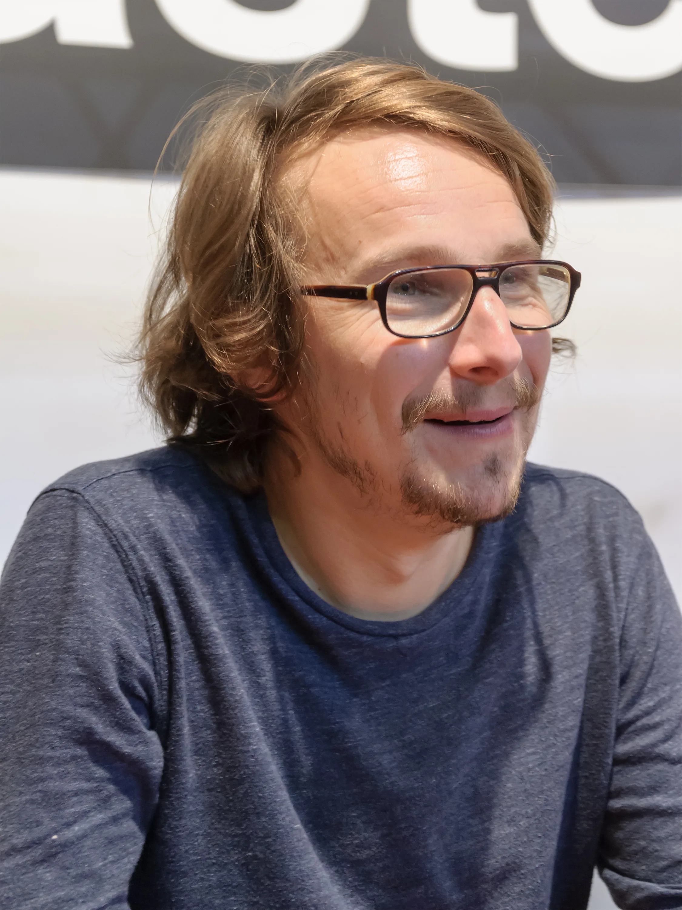 Le comédien et conteur Lorànt Deutsch, narrateur de la série documentaire