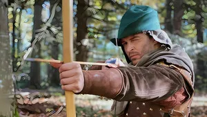 Secrets d’histoire sur France 3 : Stéphane Bern part en quête du vrai visage de Robin des Bois