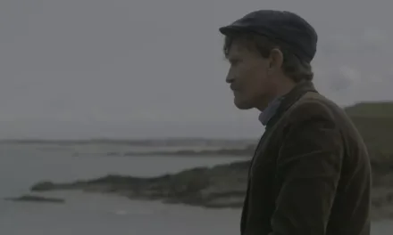 Sylvain Tesson sur France 4 : l’écrivain-voyageur entre ciel et mer au Fort du Petit Bé dans Le Grand BaZH.art