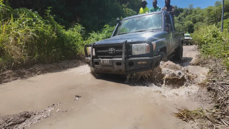 Un archipel du Pacifique confronté aux catastrophes naturelles dans Les Routes de l'impossible