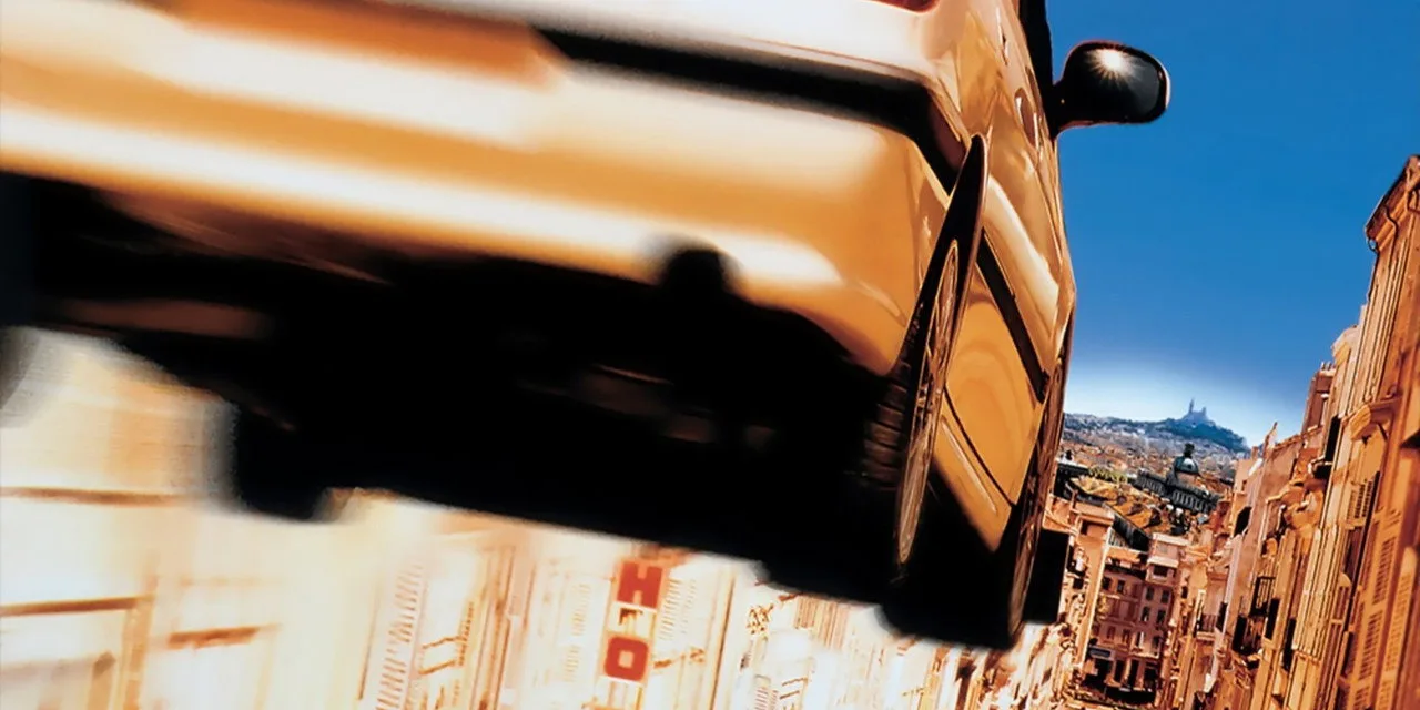 20 ans de saga Taxi sur TMC : cascades, répliques cultes et coulisses du plus gros carton de Luc Besson