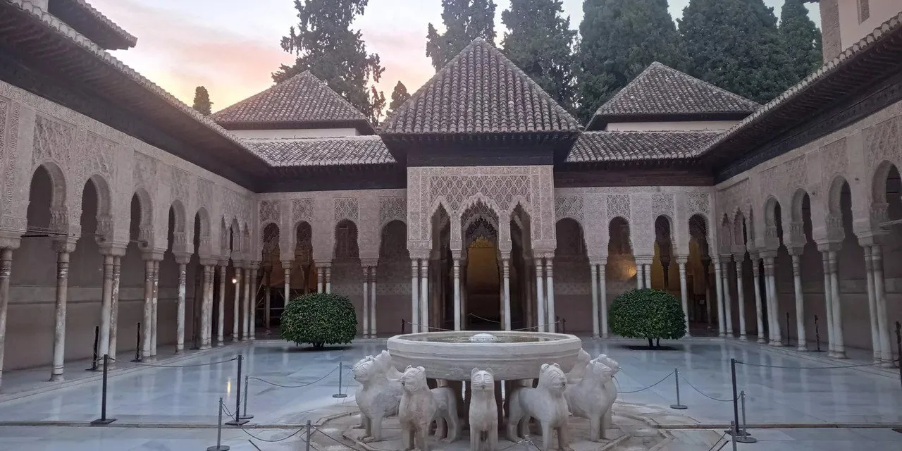 Alhambra sur Arte : plongée dans le palais rouge, ultime joyau de l’Espagne musulmane