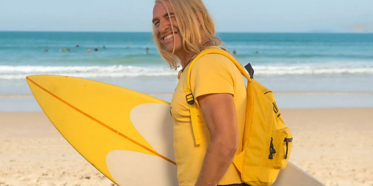 Brice 3 sur Gulli : Jean Dujardin ressort le maillot jaune pour de nouvelles vagues déjantées