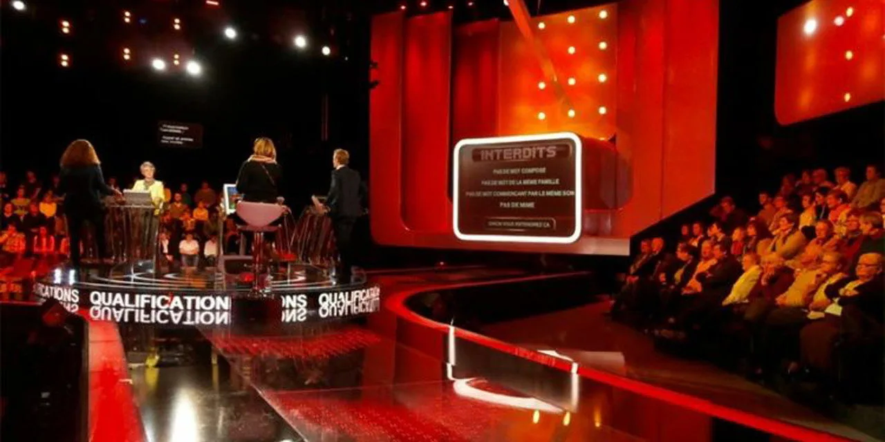 Mot de passe sur France 2 : Camille Cerf orchestre le duel d’indices entre deux candidats et deux célébrités