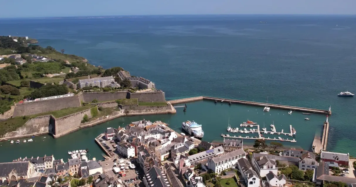La France des villages sur France 3 : Sophie Jovillard célèbre le Morbihan et l’Occitanie