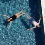 La folie des piscines sur RMC Story : comment le rêve du bassin est devenu la passion des Français
