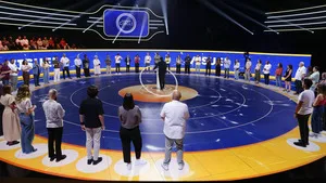 Le dernier cercle sur TF1 : Arthur oppose 40 anonymes à dix célébrités pour 50 000 euros ce samedi soir