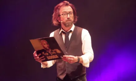 Le son d’Alex sur France 4 : le stand-up musical qui décortique la bande-son de nos vies