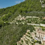 Les 100 lieux qu’il faut voir sur France 5 : les trois corniches de la Côte d’Azur comme si vous y étiez