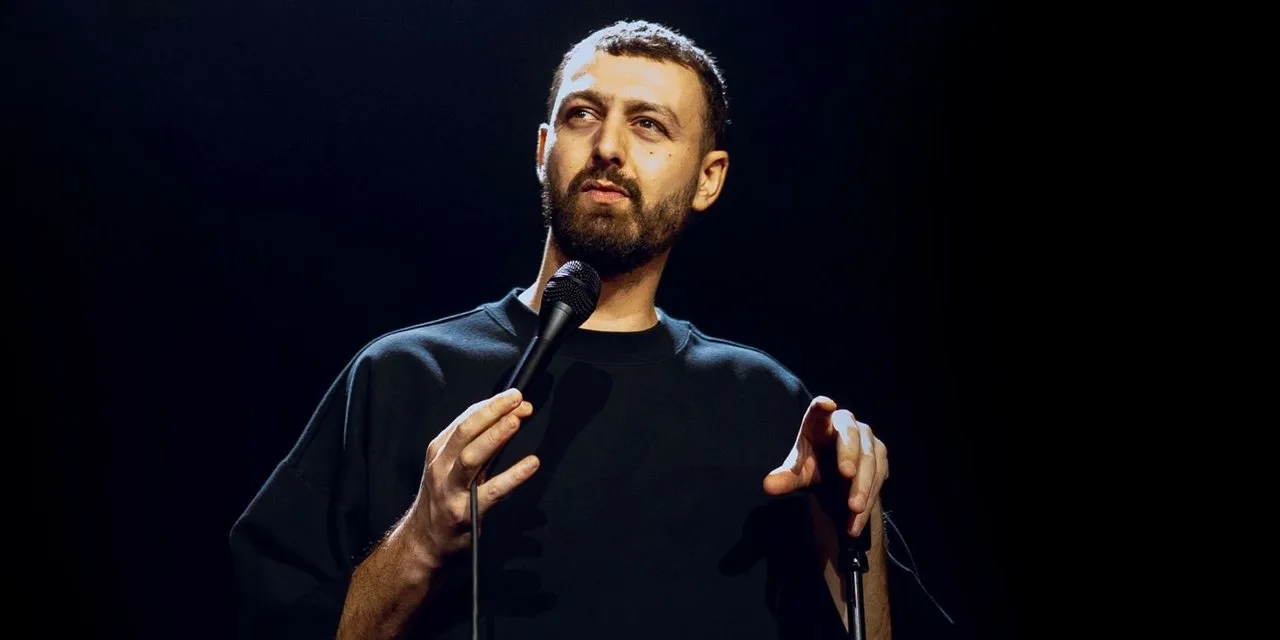 Ô dedans : Roman Frayssinet ouvre sa trilogie et solde ses addictions sur CStar