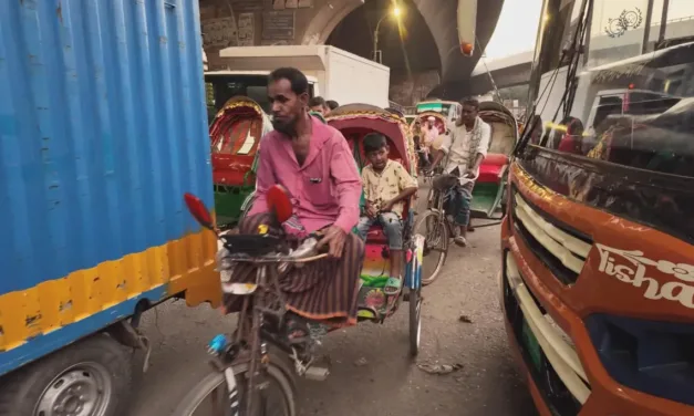 Les Routes de l’impossible sur France 5 : au Bangladesh, la survie à tombeau ouvert