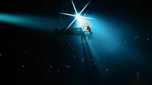 Santa, le concert événement sur TF1 : Popcorn salé et Recommence-moi enflamment le Forest National de Bruxelles