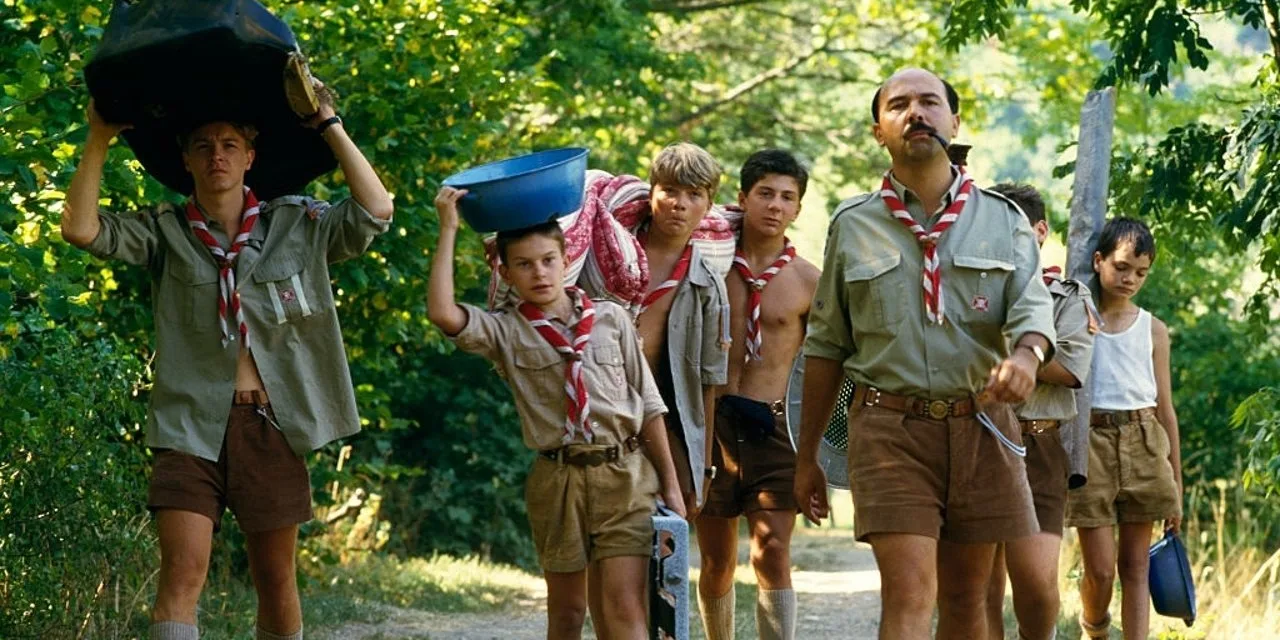 Scout toujours… sur Gulli : Gérard Jugnot, chef scout débordé par sa troupe de garnements cette nuit