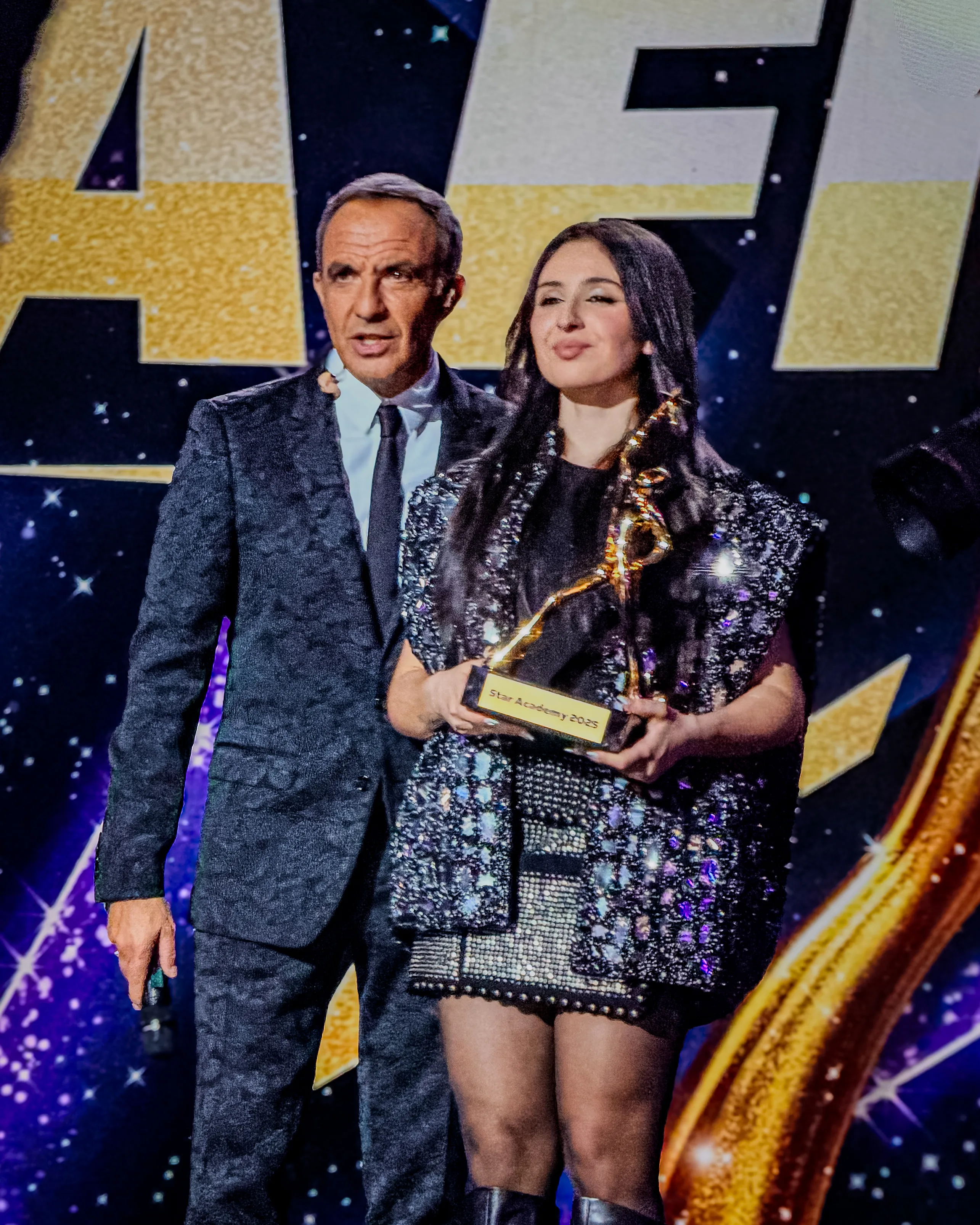 Nikos Aliagas, animateur de The Voice Kids, à la télévision