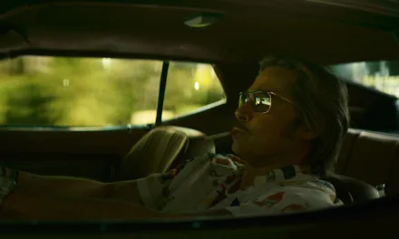 Les Nouvelles Mésaventures de Cliff Booth sur Netflix : la bande-annonce dévoile Brad Pitt en 1977