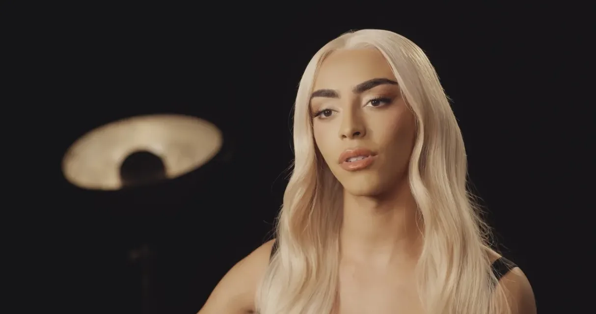 Bilal Hassani sur france.tv : « Bats-toi comme une fille, mon fils », le portrait intime signé Mireille Dumas