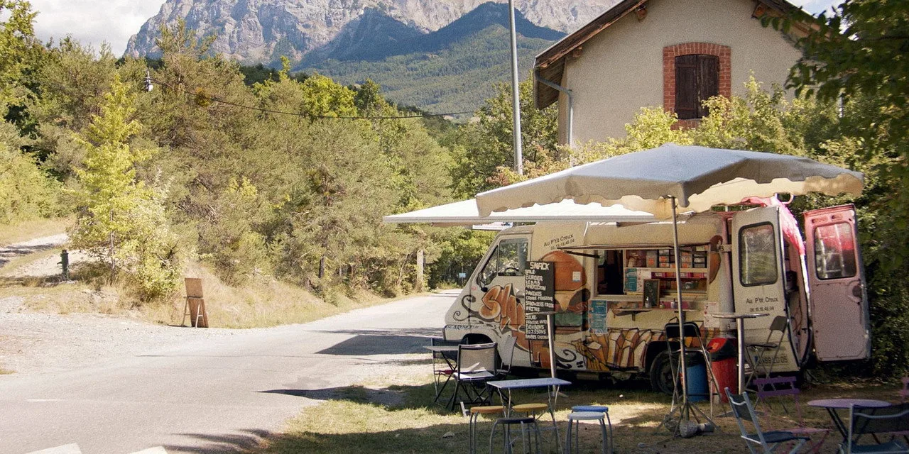 Carine et le camion à frites sur Arte : le portrait tendre d’une mère courage menacée par la précarité