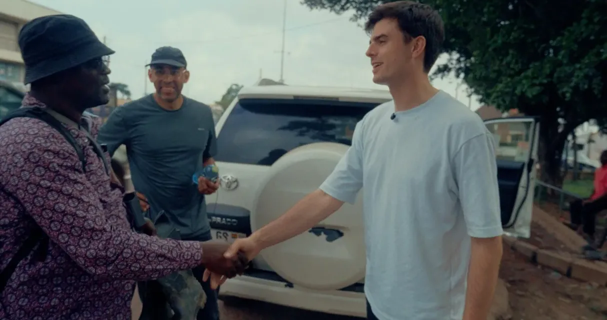 En tension au Ghana avec HugoDécrypte sur France 5 : Hugo Travers au cœur de la ruée vers l’or