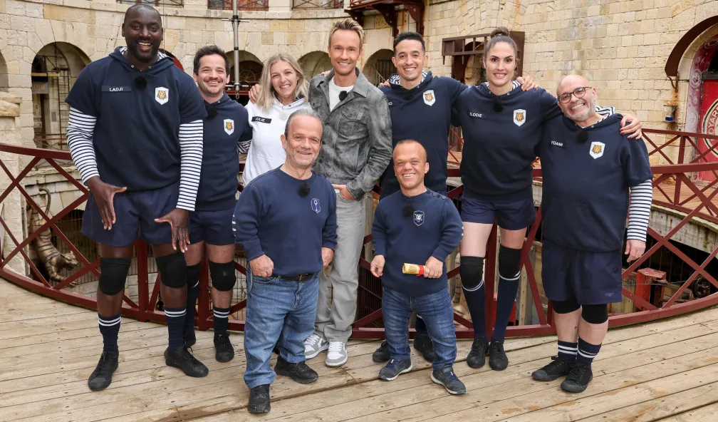 Des candidats affrontent une épreuve dans les coursives du fort