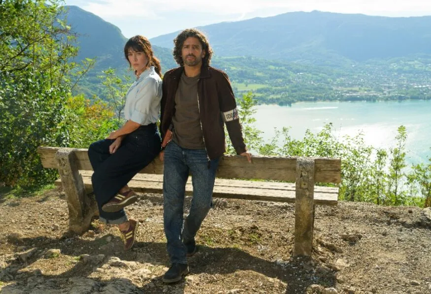 « Il ne se passe jamais rien ici » sur TF1 : Nolwenn Leroy et Salim Kechiouche tournent une mini-série adaptée d’Olivier Adam