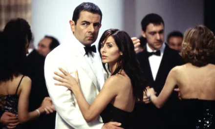 Johnny English sur RMC Story : Rowan Atkinson en espion catastrophe prêt à sauver la Couronne malgré lui