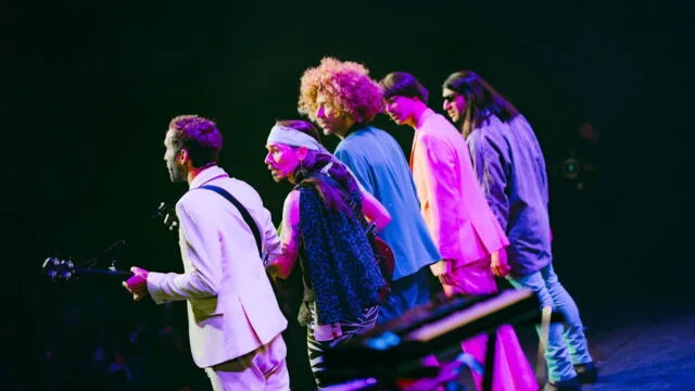 Les Franglaises sur CStar : la troupe traduit les tubes anglo-saxons pour un ultime éclat de rire